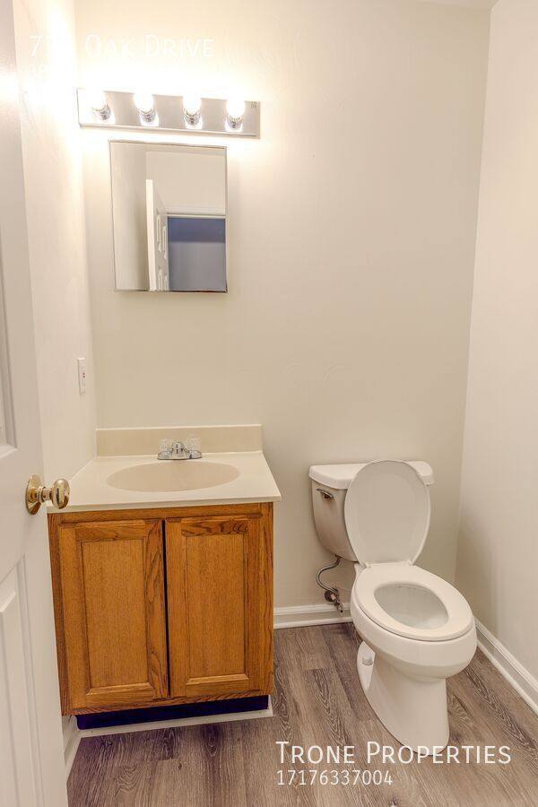 Townhouse for rent at 77E Oak Dr, New Oxford, PA 17350