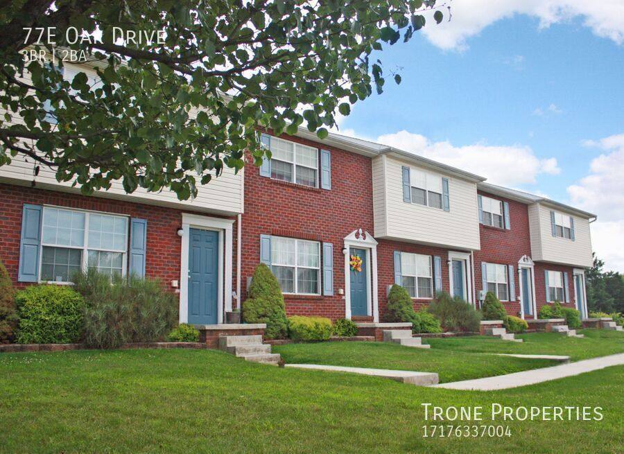 Townhouse for rent at 77E Oak Dr, New Oxford, PA 17350