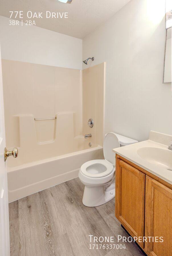 Townhouse for rent at 77E Oak Dr, New Oxford, PA 17350