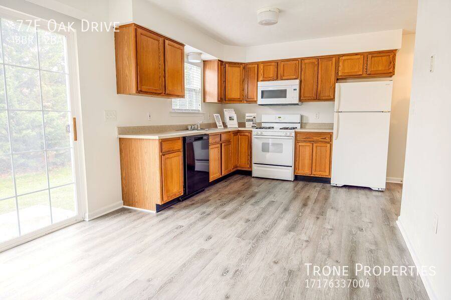 Townhouse for rent at 77E Oak Dr, New Oxford, PA 17350