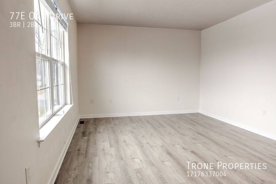 Townhouse for rent at 77E Oak Dr, New Oxford, PA 17350