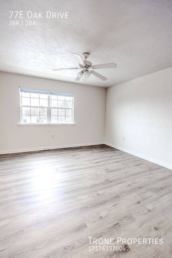Townhouse for rent at 77E Oak Dr, New Oxford, PA 17350