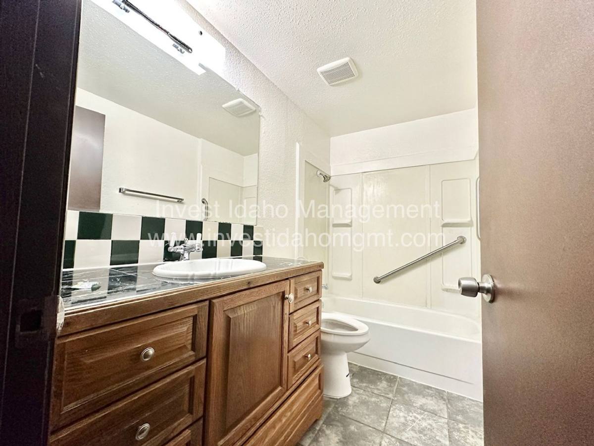 Apartment for rent at 1097 W Melrose St, Boise, ID 83706