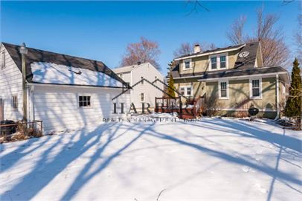 House for rent at 1124 2nd St NW, Rochester, MN 55901