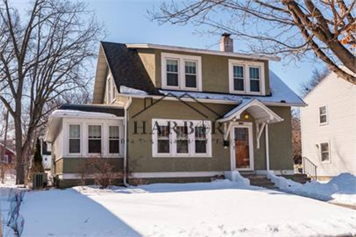 House for rent at 1124 2nd St NW, Rochester, MN 55901