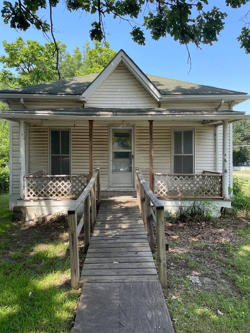 House for rent at 201 S Merchant, Emporia, KS 66801