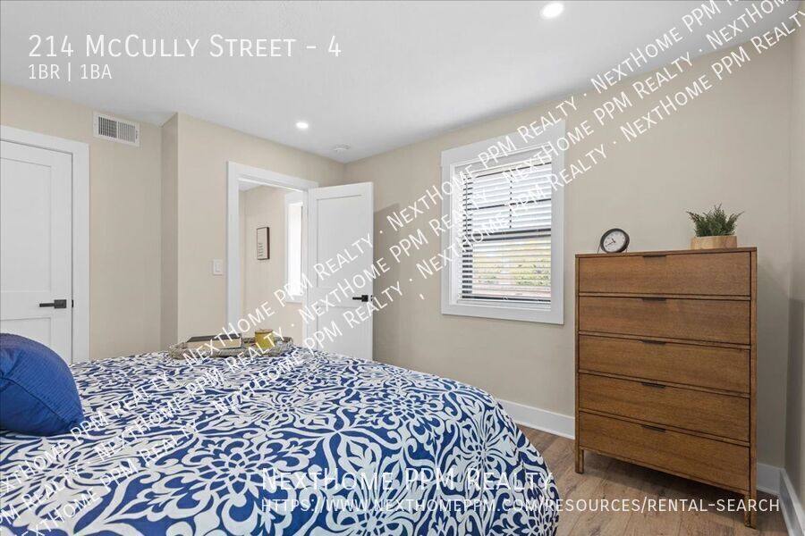 Apartment for rent at 214 McCully St #4, Pittsburgh, PA 15216
