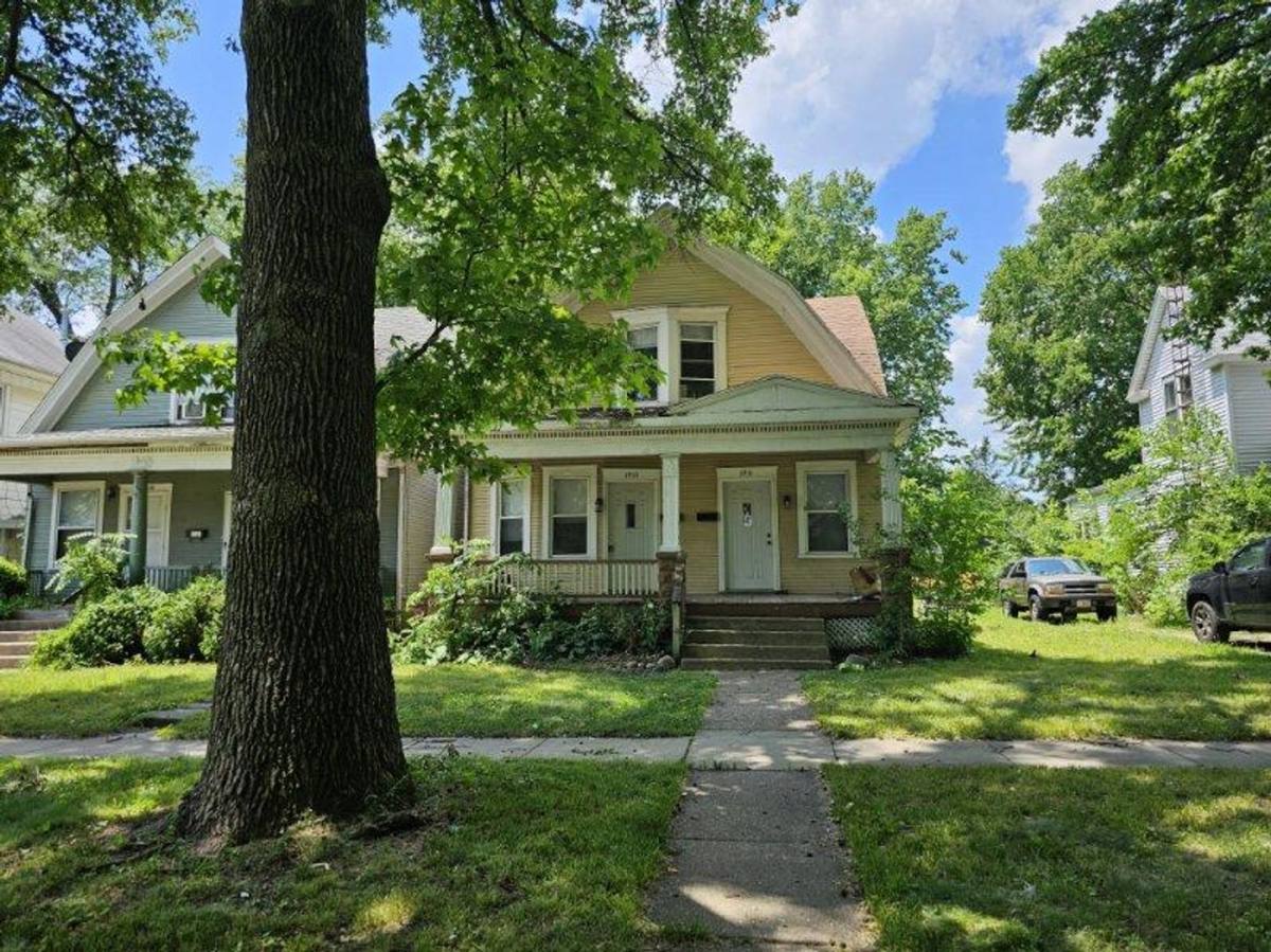 House for rent at 1913 S 7th St, Springfield, IL 62703