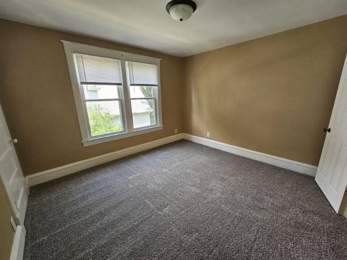 House for rent at 1913 S 7th St, Springfield, IL 62703