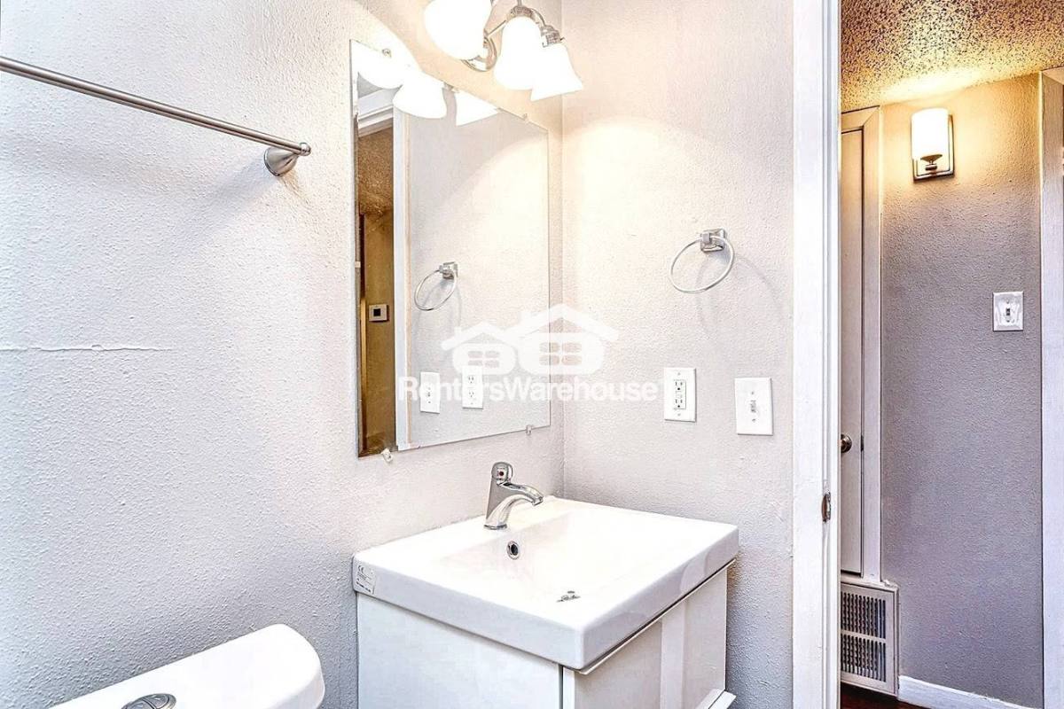 Apartment for rent at 4007 Ave C #105, Austin, TX 78751
