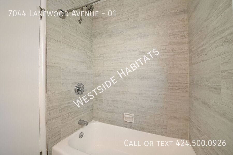 Apartment for rent at 7044 Lanewood Ave #1, Los Angeles, CA 90028