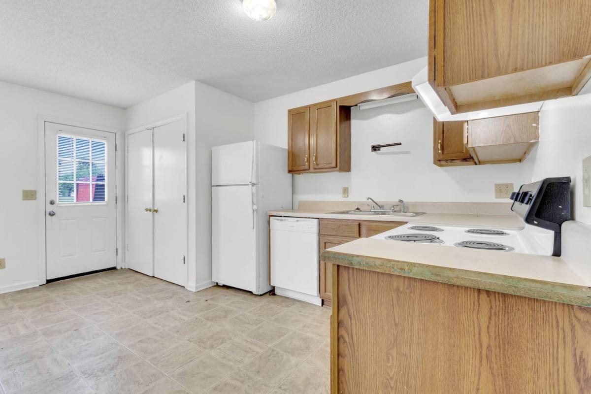 Townhouse for rent at 293 E Stateline Rd, Oak Grove, KY 42262