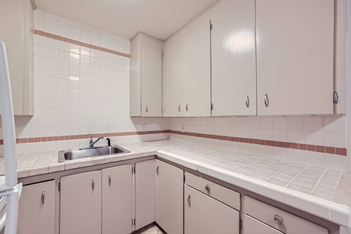 Apartment for rent at 206 11th Ave E, Seattle, WA 98102