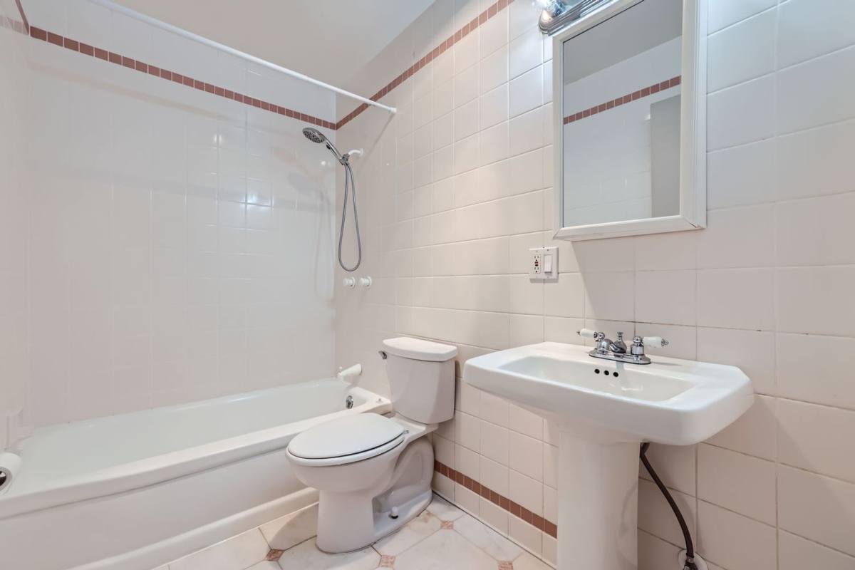 Apartment for rent at 206 11th Ave E, Seattle, WA 98102