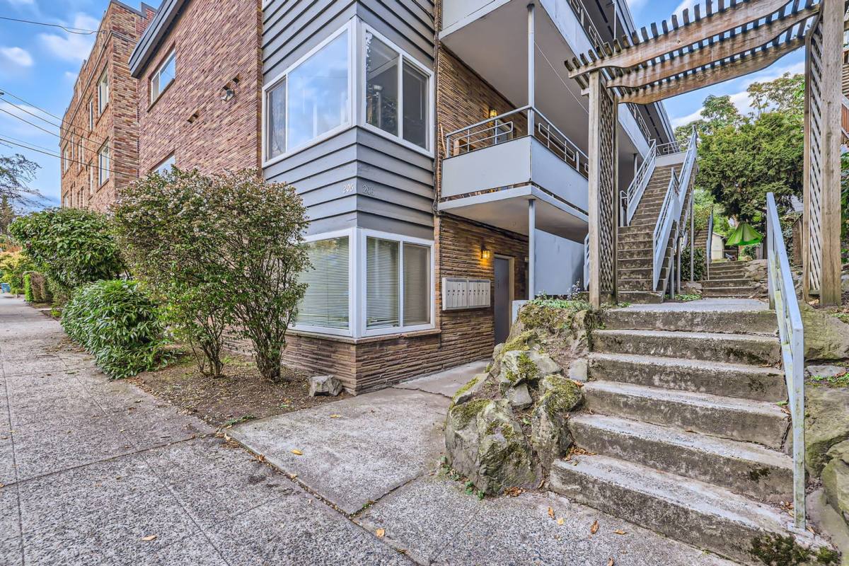 Apartment for rent at 206 11th Ave E, Seattle, WA 98102