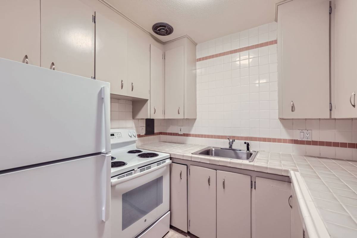 Apartment for rent at 206 11th Ave E, Seattle, WA 98102