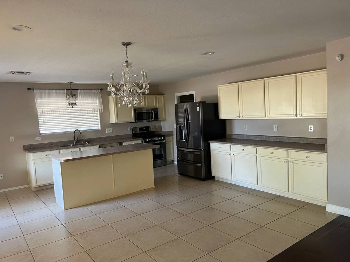 House for rent at 13153 N Tanner Robert Dr, Tucson, AZ 85755