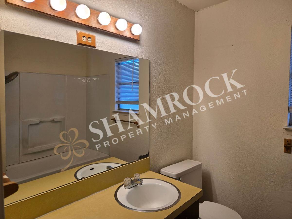 House for rent at 7208-B Sanger Ave, Woodway, TX 76712