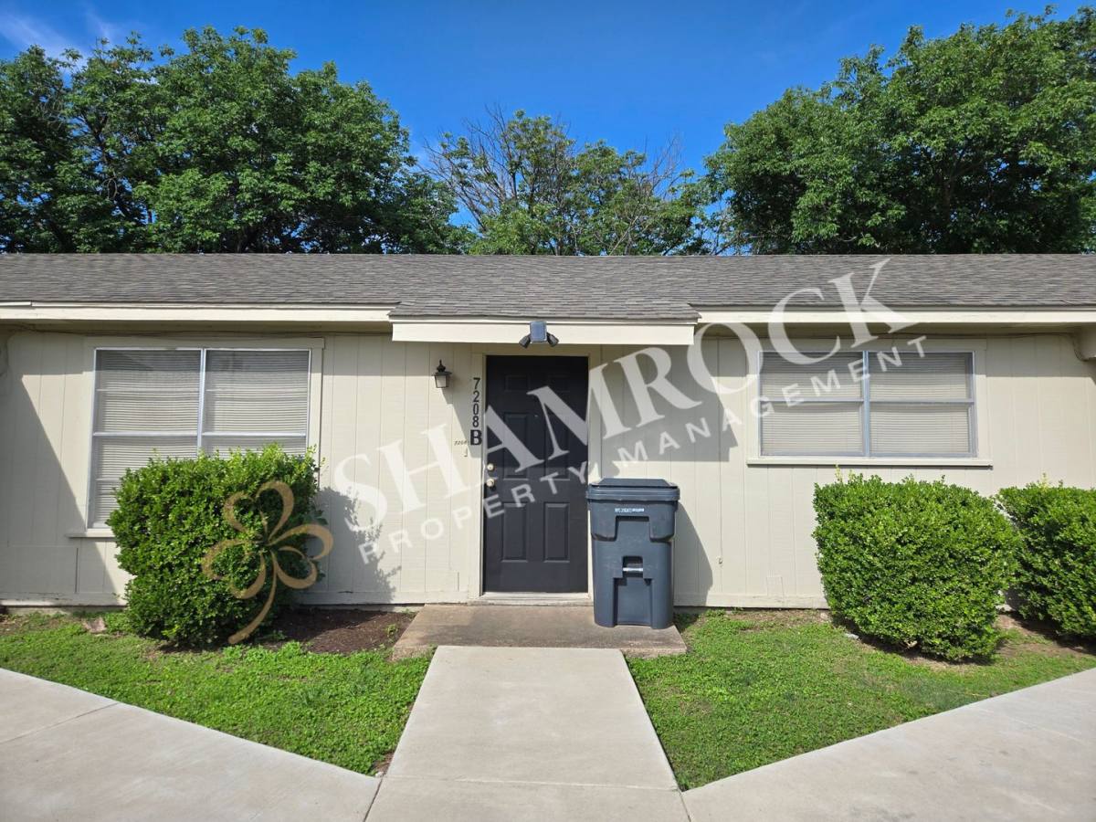 House for rent at 7208-B Sanger Ave, Woodway, TX 76712