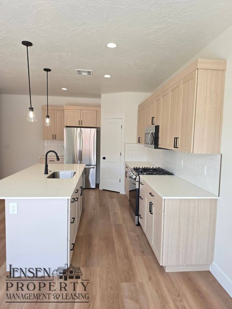 House for rent at 6119 S Cygnus Dr, Saint George, UT 84790