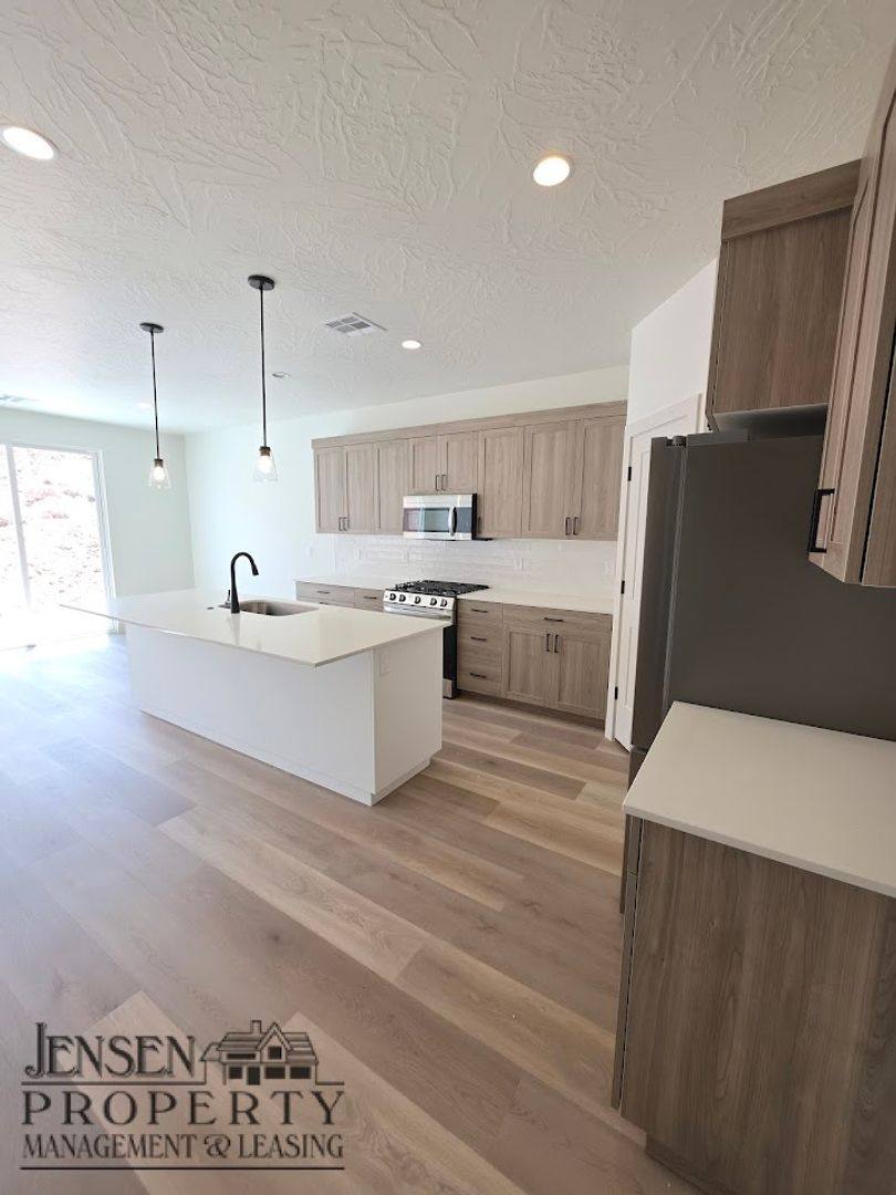 House for rent at 6119 S Cygnus Dr, Saint George, UT 84790