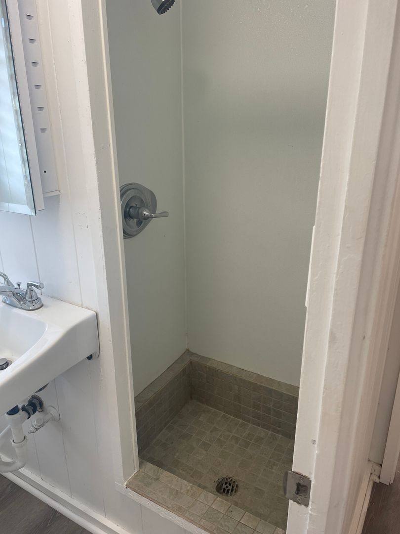 Apartment for rent at 927 Hausten St, Honolulu, HI 96826