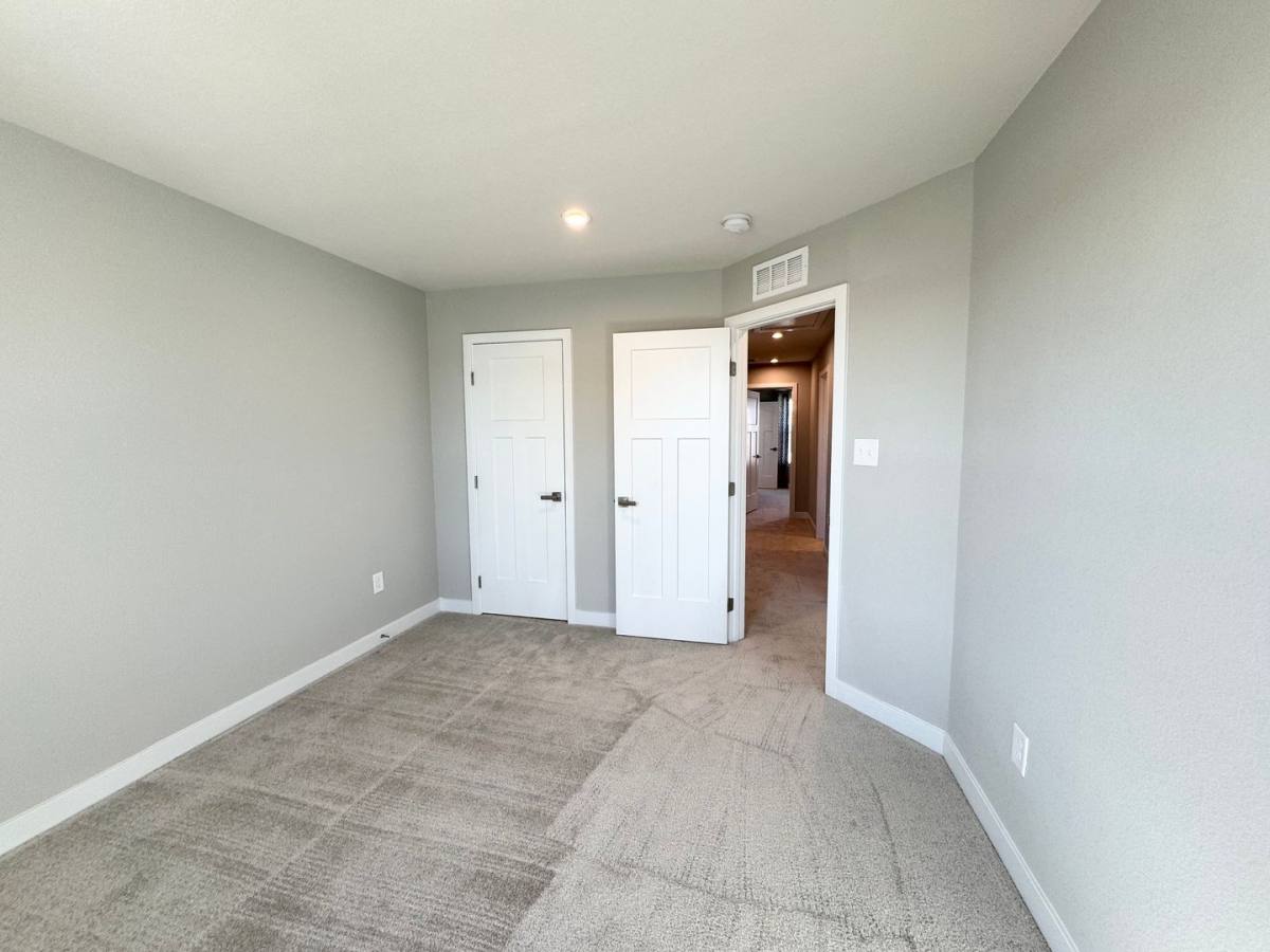 Townhouse for rent at 106 B Mizzen Way, Elizabeth City, NC 27909