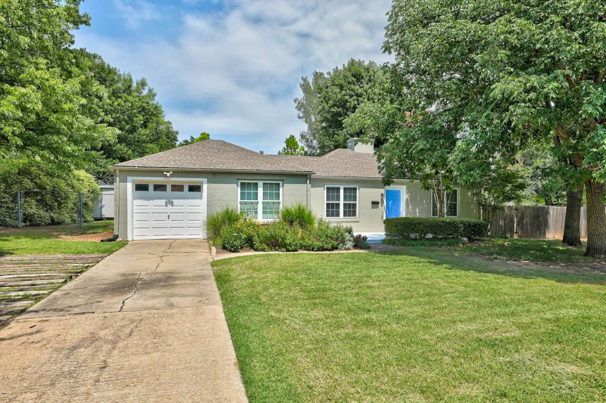 House for rent at 2801 Croydon Court, Oklahoma City, OK 73120