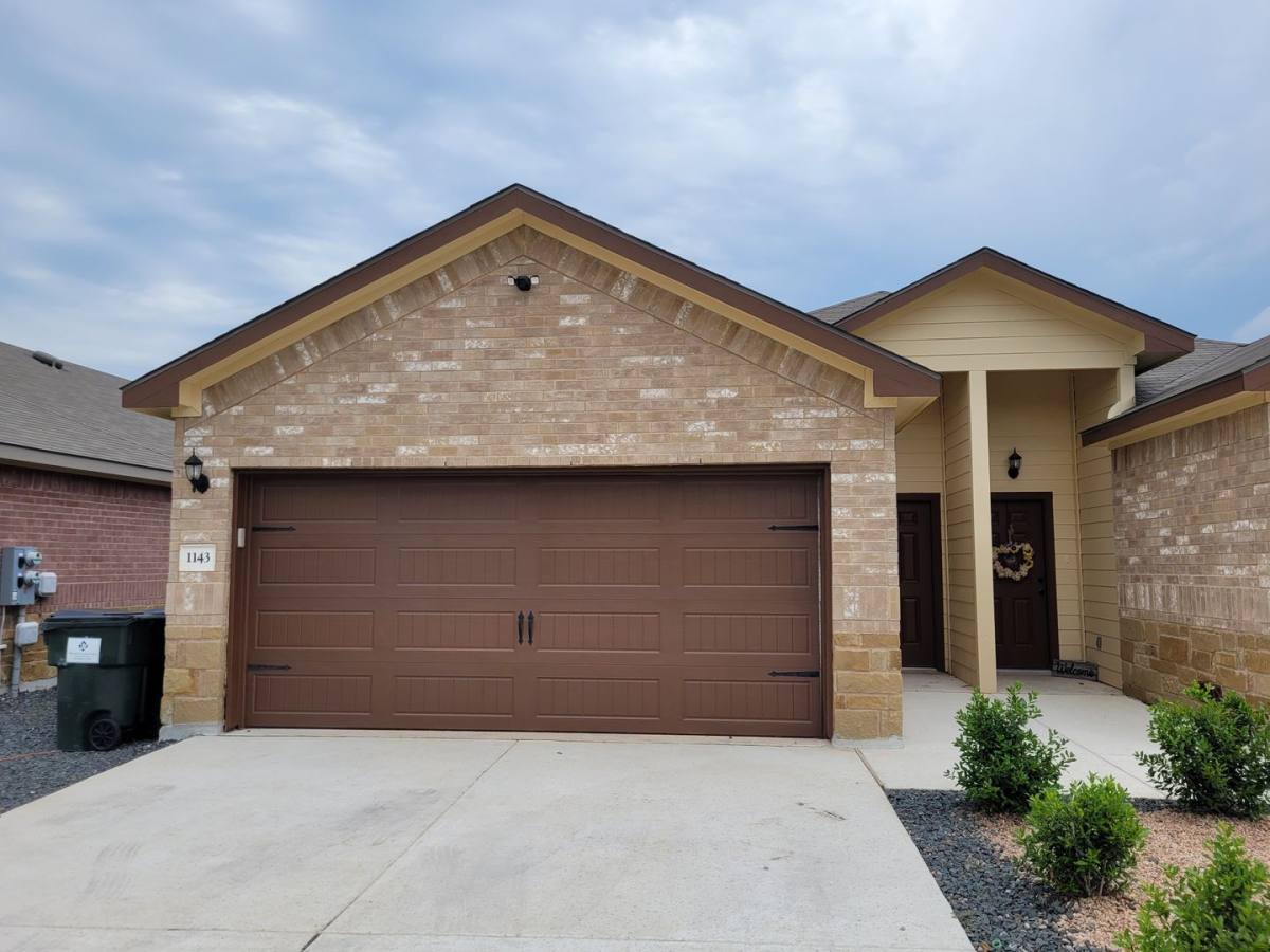 Townhouse for rent at 1143 Stanley Way, Seguin, TX 78155