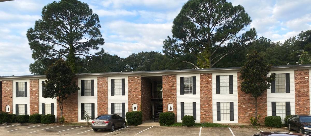 Apartment for rent at 2315 5th St N, Columbus, MS 39705