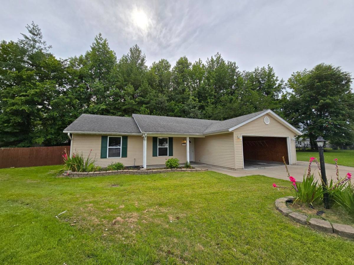 House for rent at 1601 Kiowa Dr, Marion, IL 62959