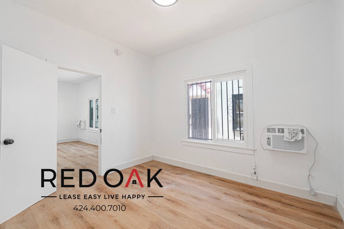 Apartment for rent at 3906 Mont Clair St #3906 1 4, Los Angeles, CA 90018