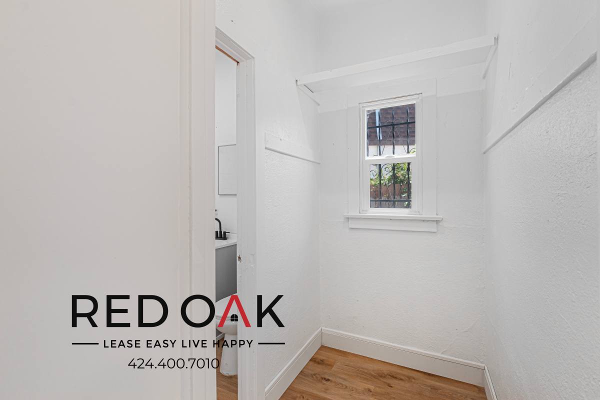 Apartment for rent at 3906 Mont Clair St #3906 1 4, Los Angeles, CA 90018
