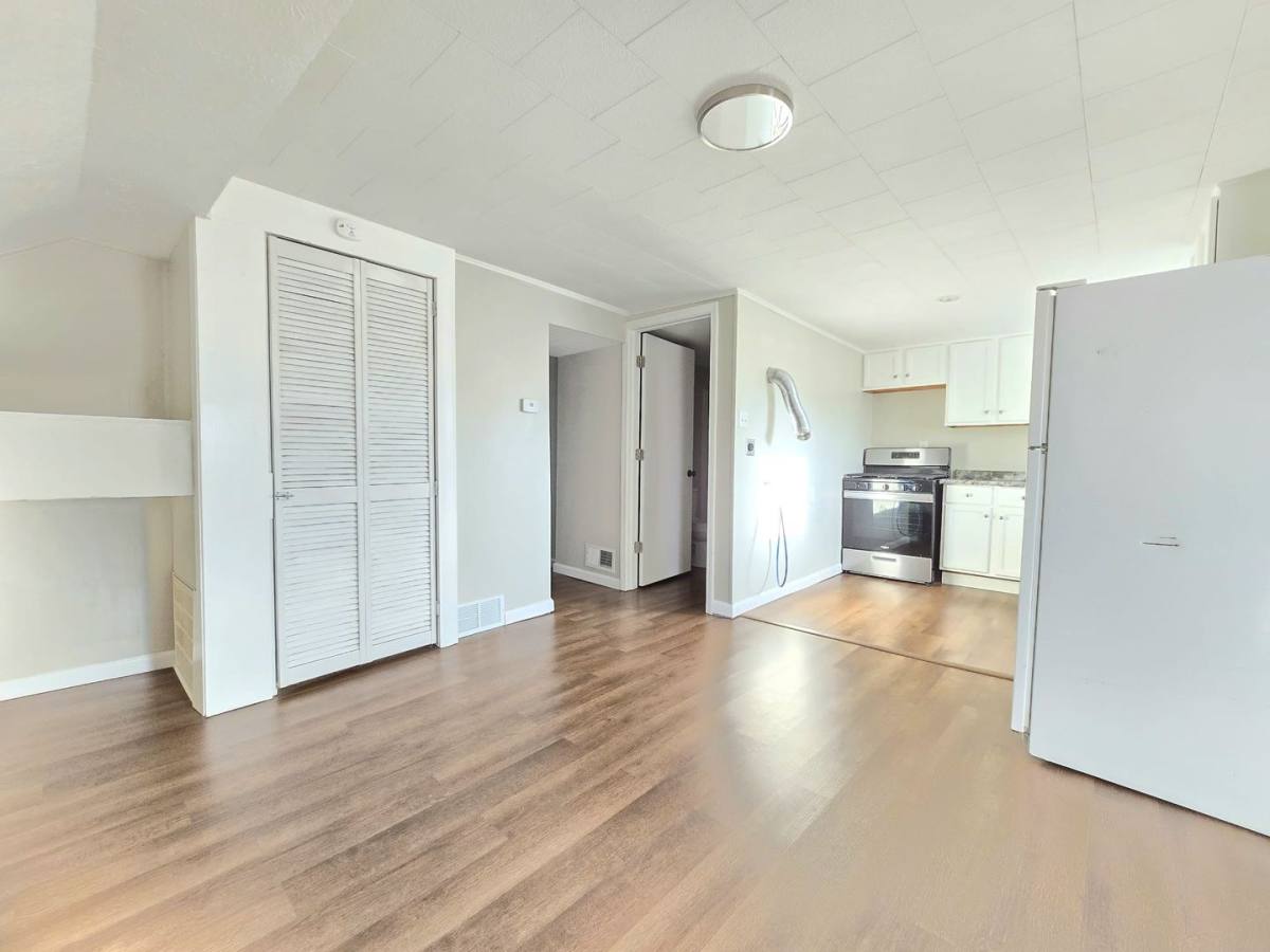 Apartment for rent at 919 S 25th St, South Bend, IN 46615