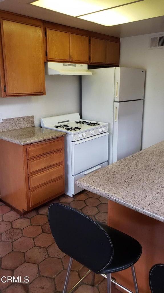 Apartment for rent at 2305 Glendale Blvd #203, Los Angeles, CA 90039