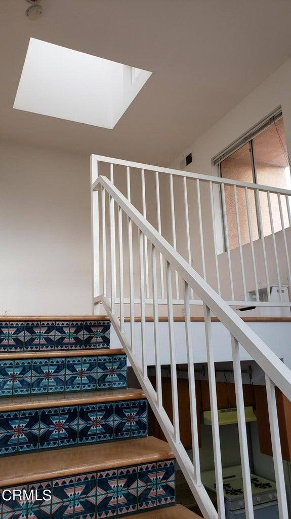 Apartment for rent at 2305 Glendale Blvd #203, Los Angeles, CA 90039