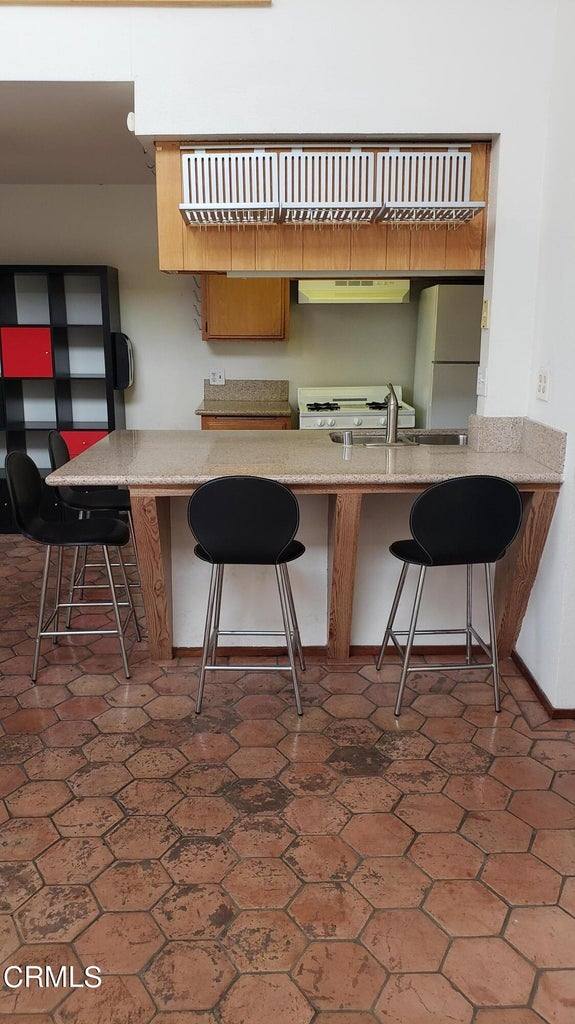 Apartment for rent at 2305 Glendale Blvd #203, Los Angeles, CA 90039