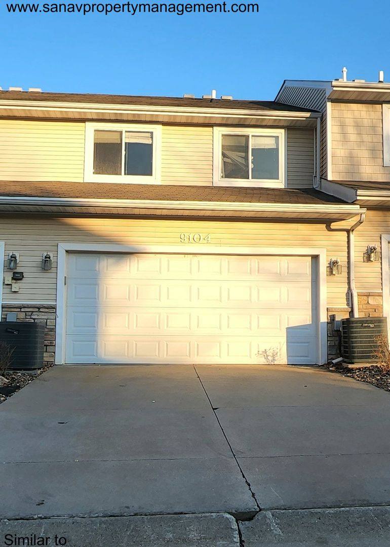 Townhouse for rent at 8601 Westown Parkway, West Des Moines, IA 50266