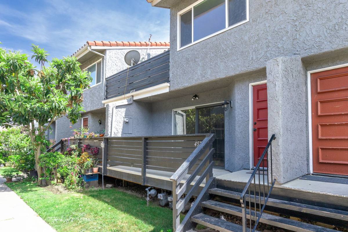 Condo for rent at 4578 Saviers Rd, Oxnard, CA 93033