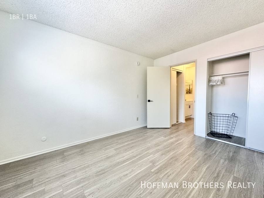 Apartment for rent at 18545 Burbank Blvd #20, Tarzana, CA 91356
