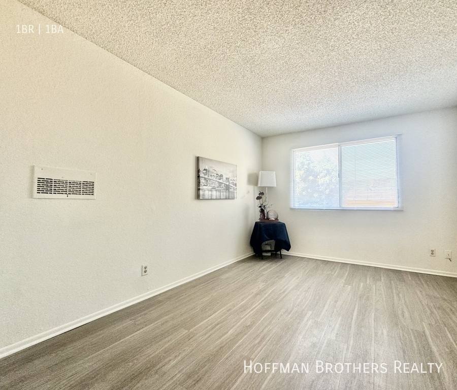 Apartment for rent at 18545 Burbank Blvd #20, Tarzana, CA 91356
