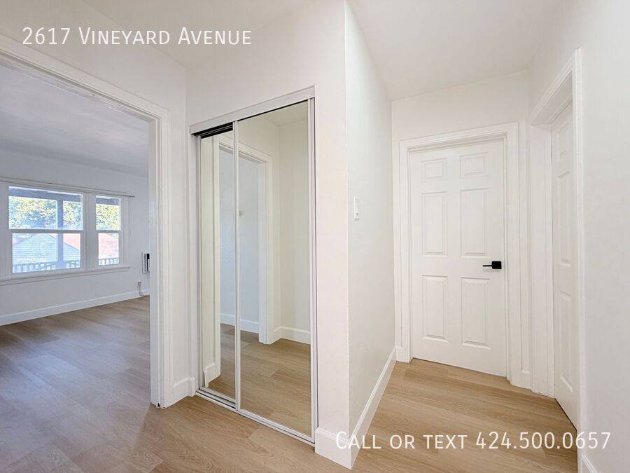 Apartment for rent at 2617 Vineyard Ave, Los Angeles, CA 90016