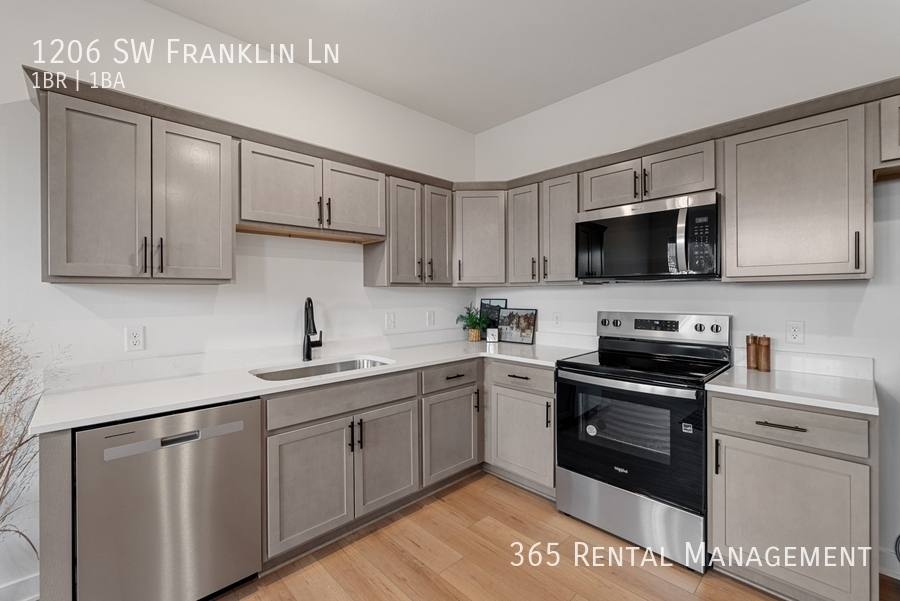 Townhouse for rent at 1206 SW Franklin Lane, Ankeny, IA 50023