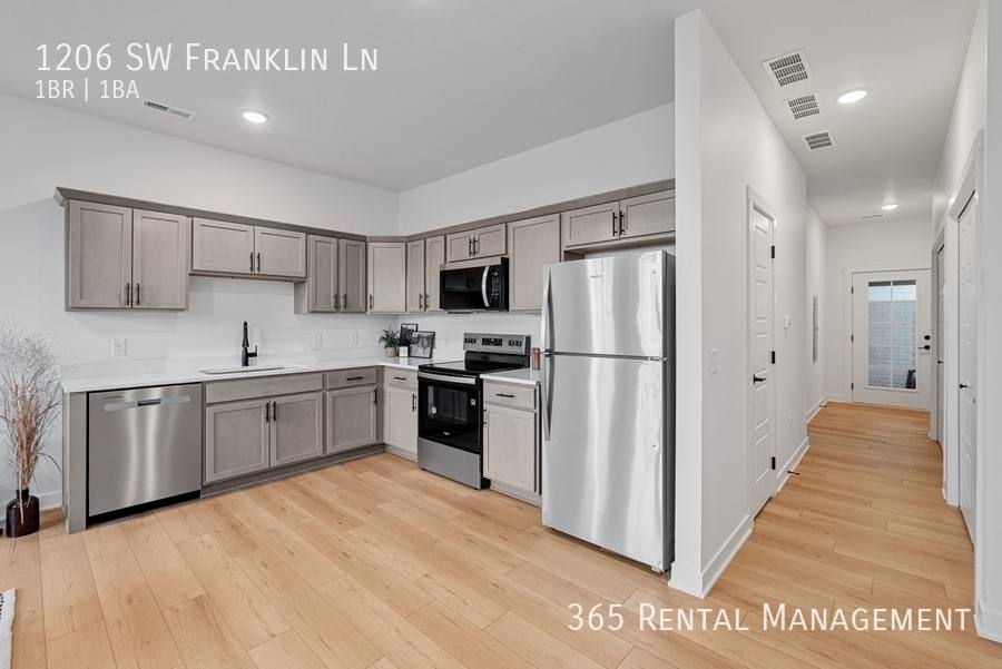 Townhouse for rent at 1206 SW Franklin Lane, Ankeny, IA 50023