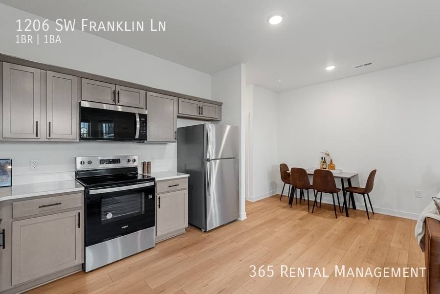 Townhouse for rent at 1206 SW Franklin Lane, Ankeny, IA 50023