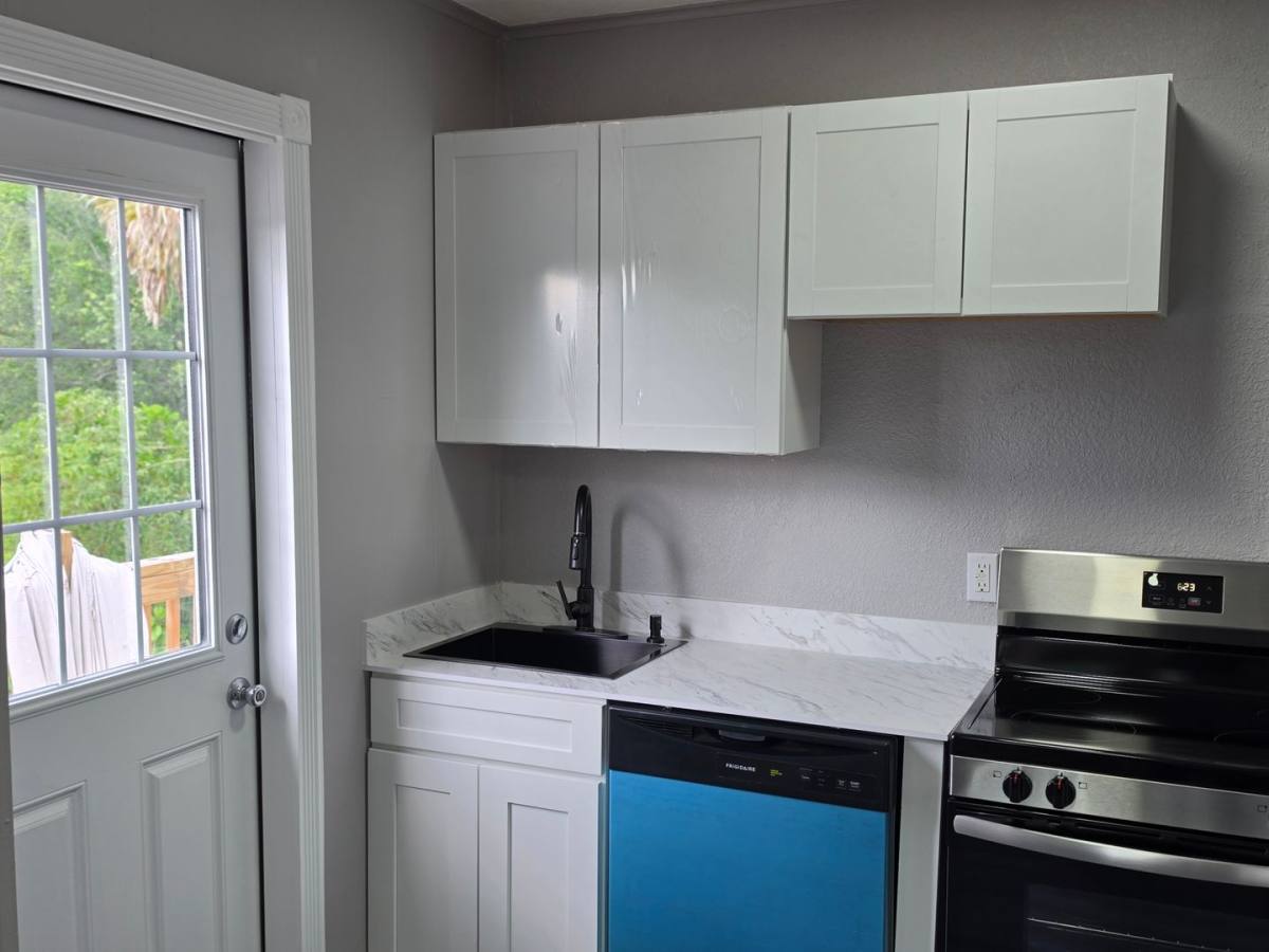 Apartment for rent at 202 Luella Court, Deland, FL 32720