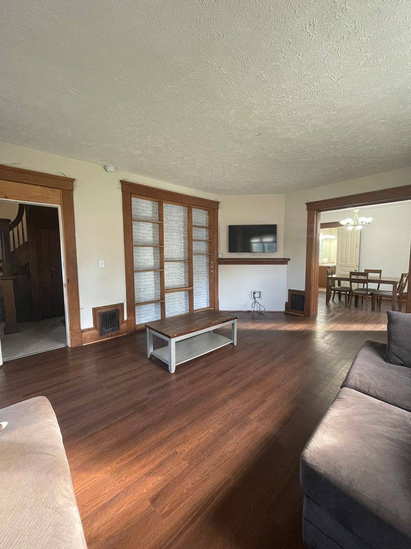 Apartment for rent at 1121 Packard St, Ann Arbor, MI 48104