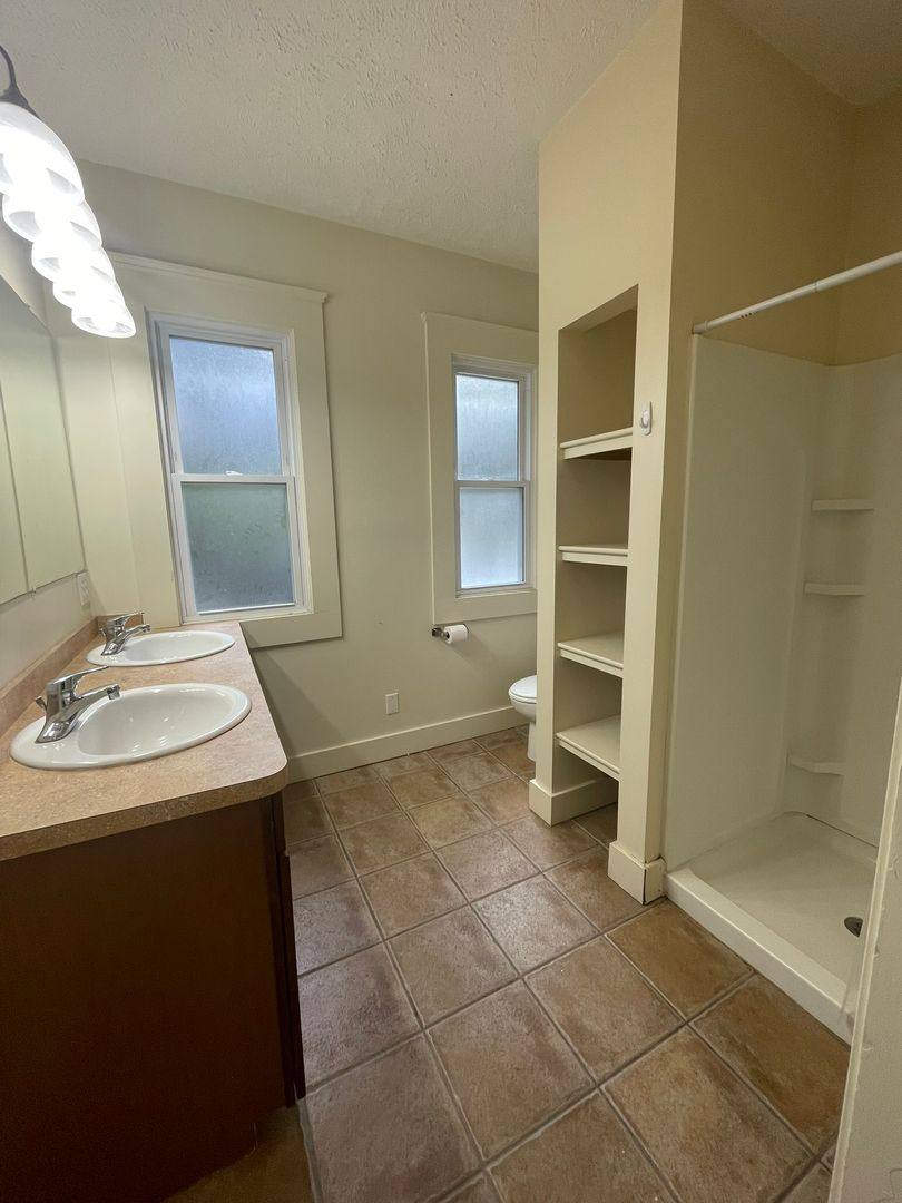 Apartment for rent at 1121 Packard St, Ann Arbor, MI 48104