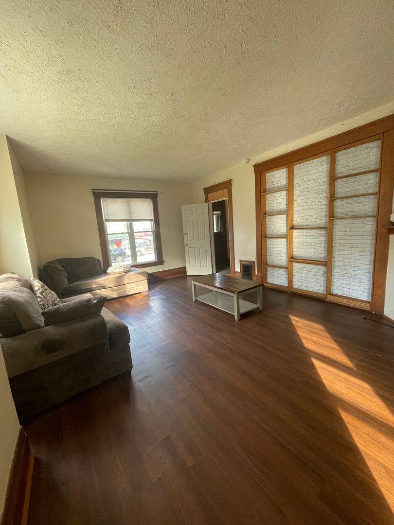 Apartment for rent at 1121 Packard St, Ann Arbor, MI 48104