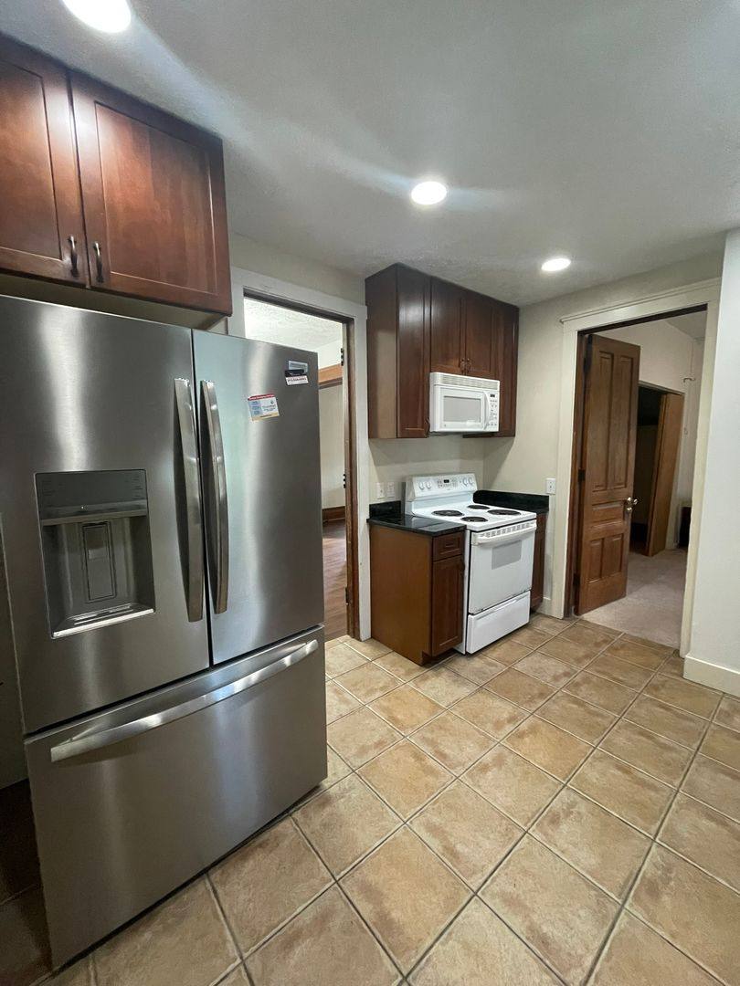 Apartment for rent at 1121 Packard St, Ann Arbor, MI 48104